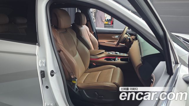 Genesis GV70 2024 — photo 12