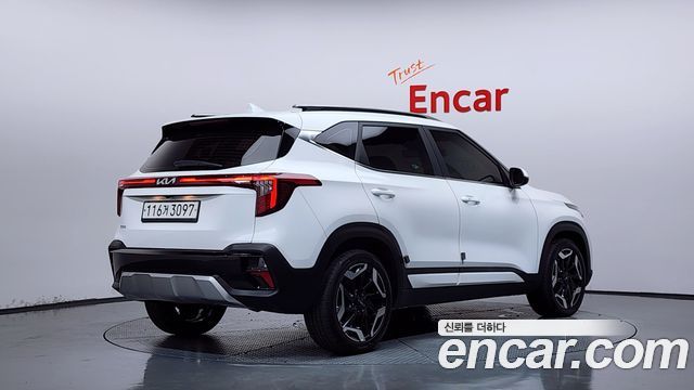 Kia Seltos 2023 — photo 2