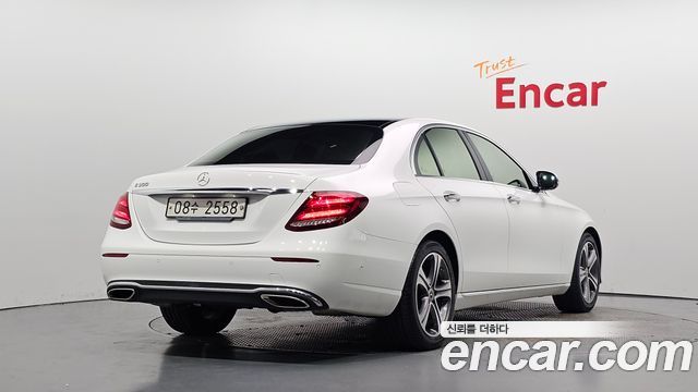 Mercedes-Benz E-Class 2019 — photo 2
