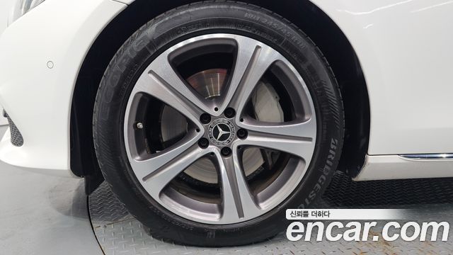 Mercedes-Benz E-Class 2019 — photo 5