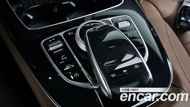 Mercedes-Benz E-Class 2019 — photo 17
