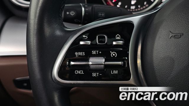 Mercedes-Benz E-Class 2019 — photo 19