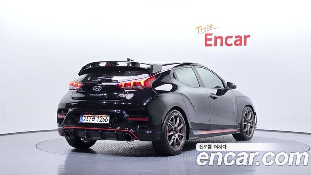 Hyundai Veloster 2021 — photo 2