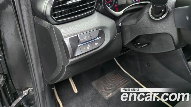 Hyundai Veloster 2021 — photo 24
