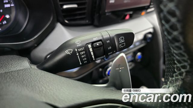 Hyundai Veloster 2021 — photo 26