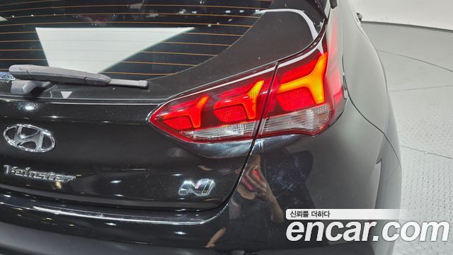 Hyundai Veloster 2021 — photo 9