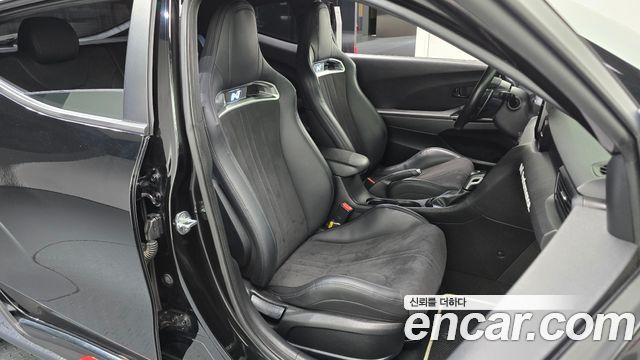 Hyundai Veloster 2021 — photo 16