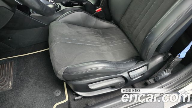 Hyundai Veloster 2021 — photo 29