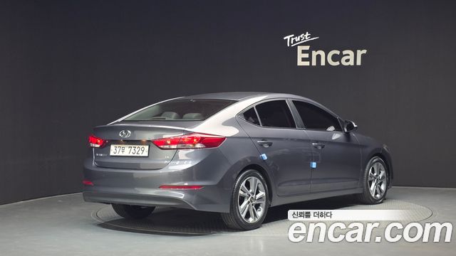 Hyundai AVANTE 2018 — photo 2