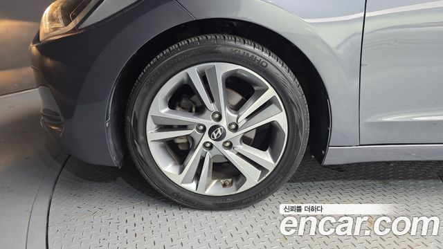 Hyundai AVANTE 2018 — photo 5
