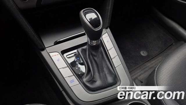 Hyundai AVANTE 2018 — photo 9