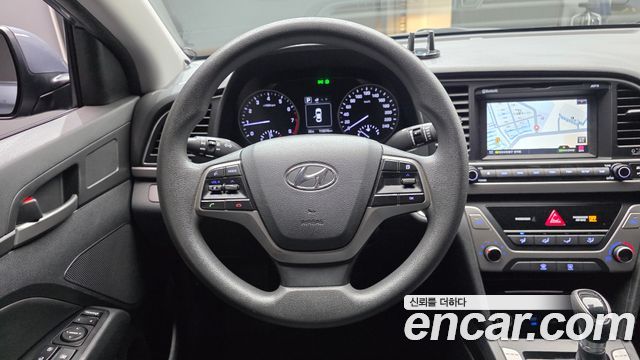 Hyundai AVANTE 2018 — photo 13
