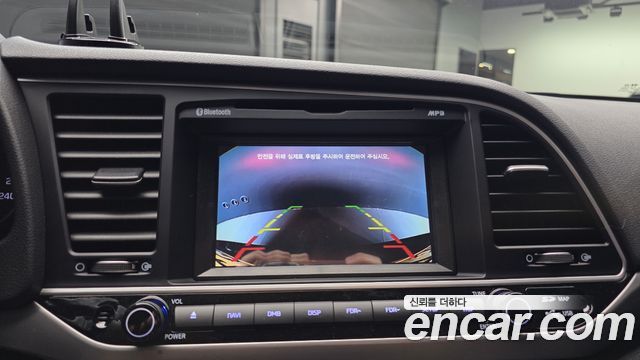 Hyundai AVANTE 2018 — photo 17
