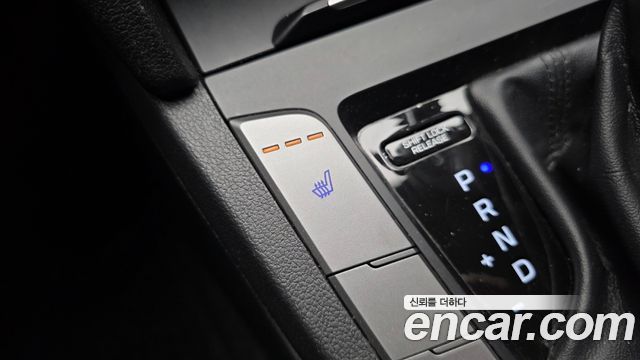 Hyundai AVANTE 2018 — photo 18