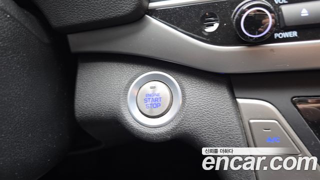 Hyundai AVANTE 2018 — photo 19