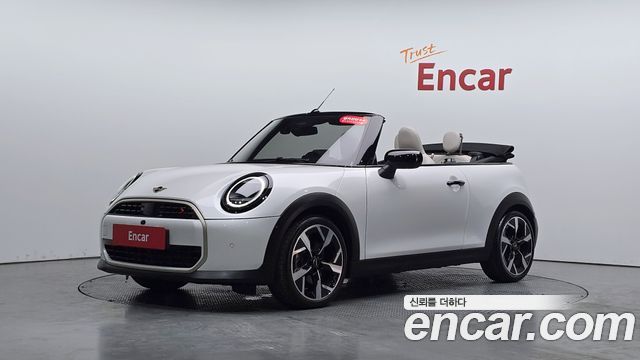 Mini Cooper Convertible 2026 — photo 30