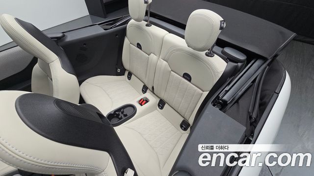 Mini Cooper Convertible 2026 — photo 17