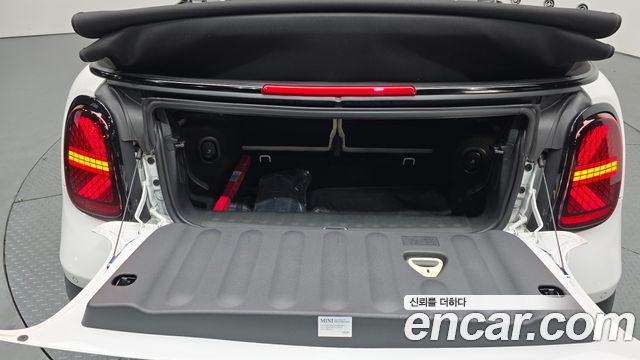 Mini Cooper Convertible 2026 — photo 26