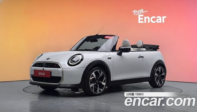 Mini Cooper Convertible 2026 — photo 1