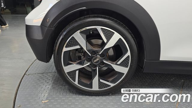 Mini Cooper Convertible 2026 — photo 28