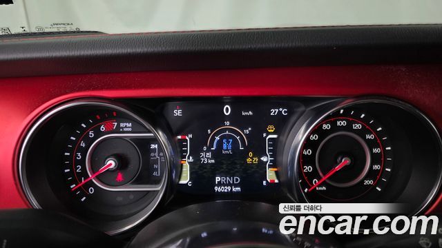 Jeep Wrangler 2021 — photo 8