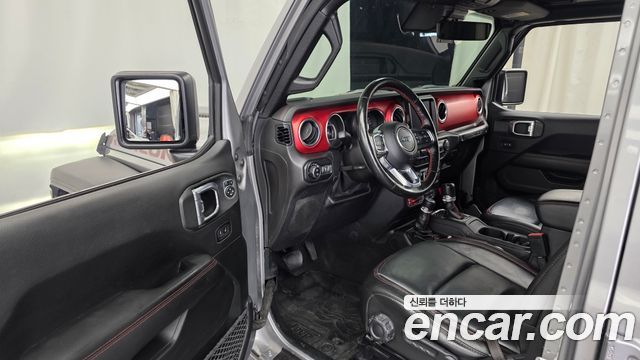 Jeep Wrangler 2021 — photo 10