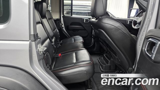 Jeep Wrangler 2021 — photo 11