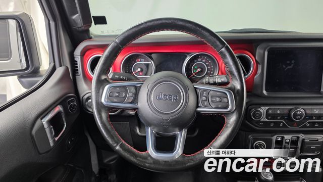 Jeep Wrangler 2021 — photo 12
