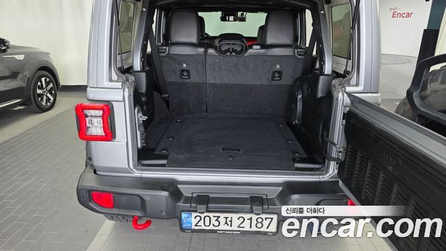 Jeep Wrangler 2021 — photo 20