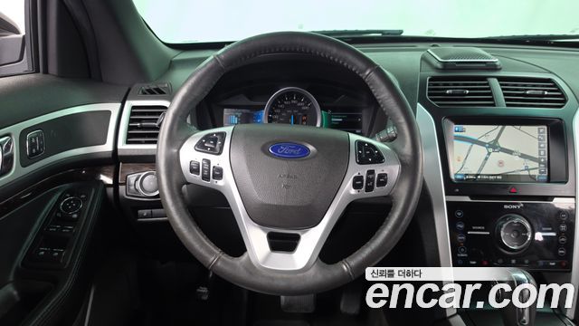 Ford Explorer 2015 — photo 13