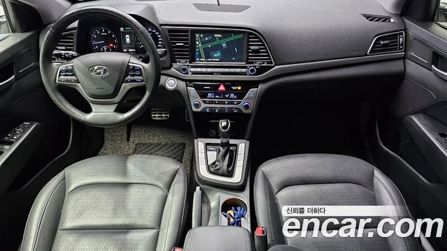 Hyundai AVANTE 2017 — photo 10