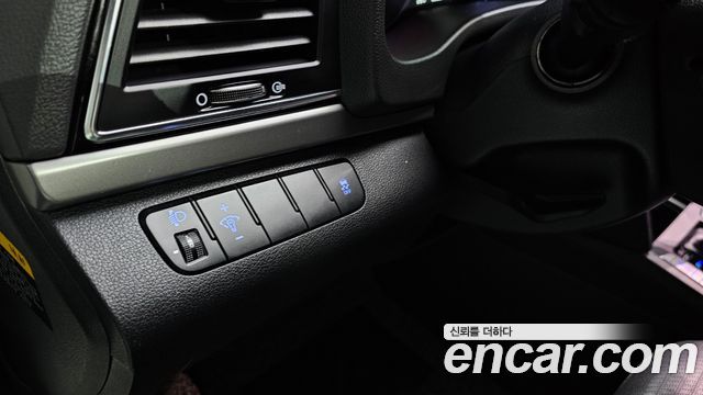 Hyundai AVANTE 2017 — photo 22