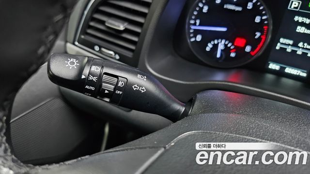 Hyundai AVANTE 2017 — photo 29