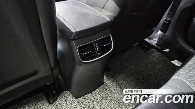 Hyundai AVANTE 2017 — photo 33