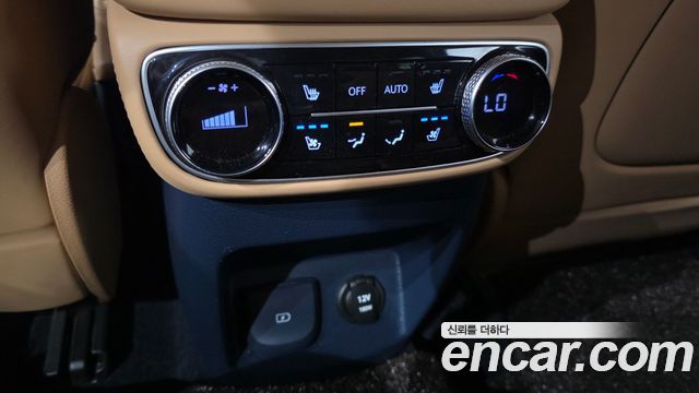 Genesis GV80 2023 — photo 19