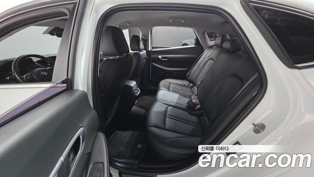 Hyundai Sonata 2023 — photo 24