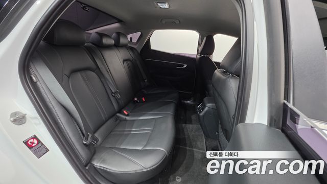 Hyundai Sonata 2023 — photo 25