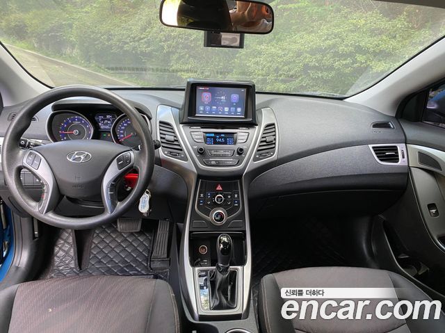 Hyundai AVANTE 2015 — photo 10
