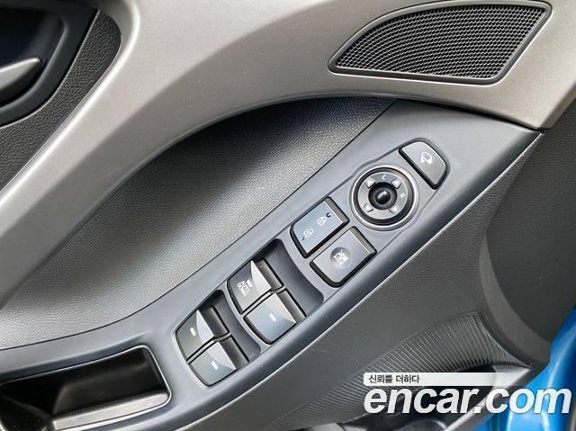 Hyundai AVANTE 2015 — photo 11