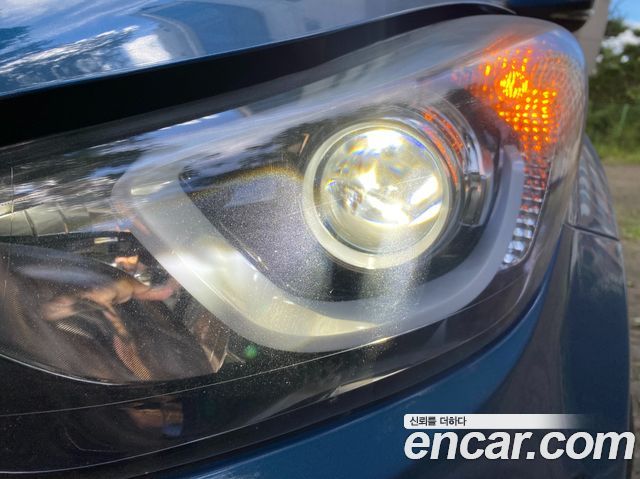 Hyundai AVANTE 2015 — photo 19