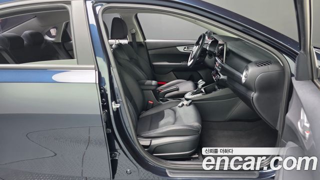 Kia K3 2022 — photo 16