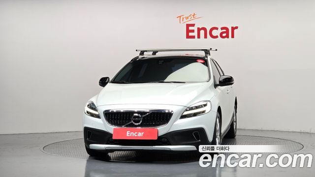 Volvo V40 2018 — photo 3