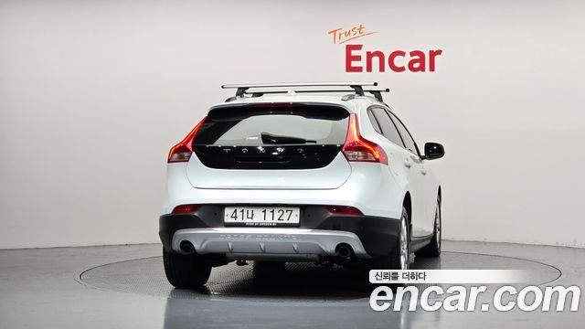 Volvo V40 2018 — photo 4