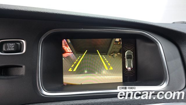 Volvo V40 2018 — photo 13