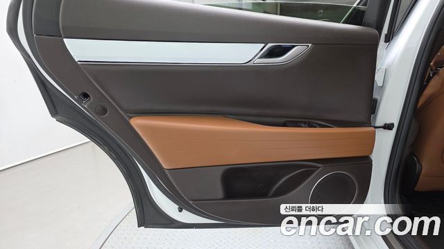 Genesis G80 2022 — photo 15