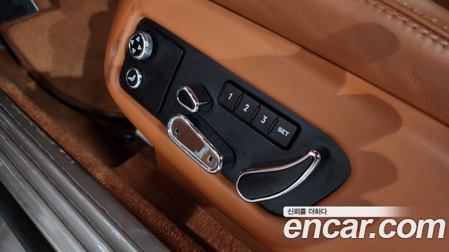 Bentley Continental 2015 — photo 19