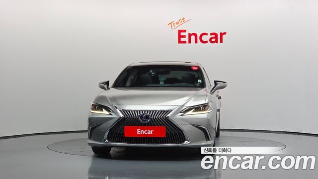 Lexus ES 2019 — photo 3