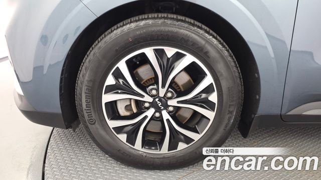 Kia Canival 2023 — photo 5