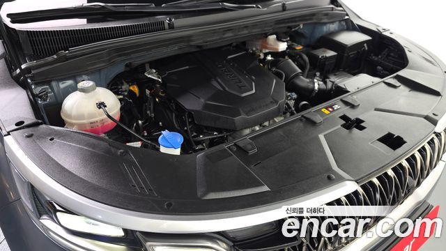 Kia Canival 2023 — photo 6