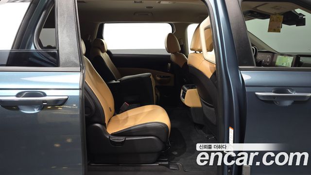 Kia Canival 2023 — photo 18